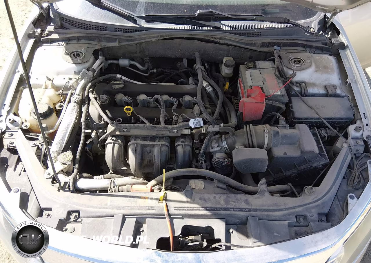 2012 Ford Fusion S VIN:3FAHP0GAXCR398390 - 10