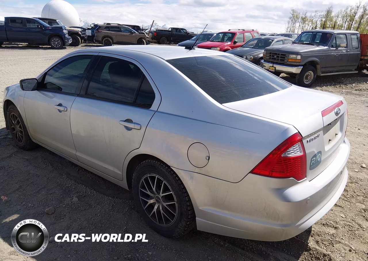 2012 Ford Fusion S VIN:3FAHP0GAXCR398390 - 3