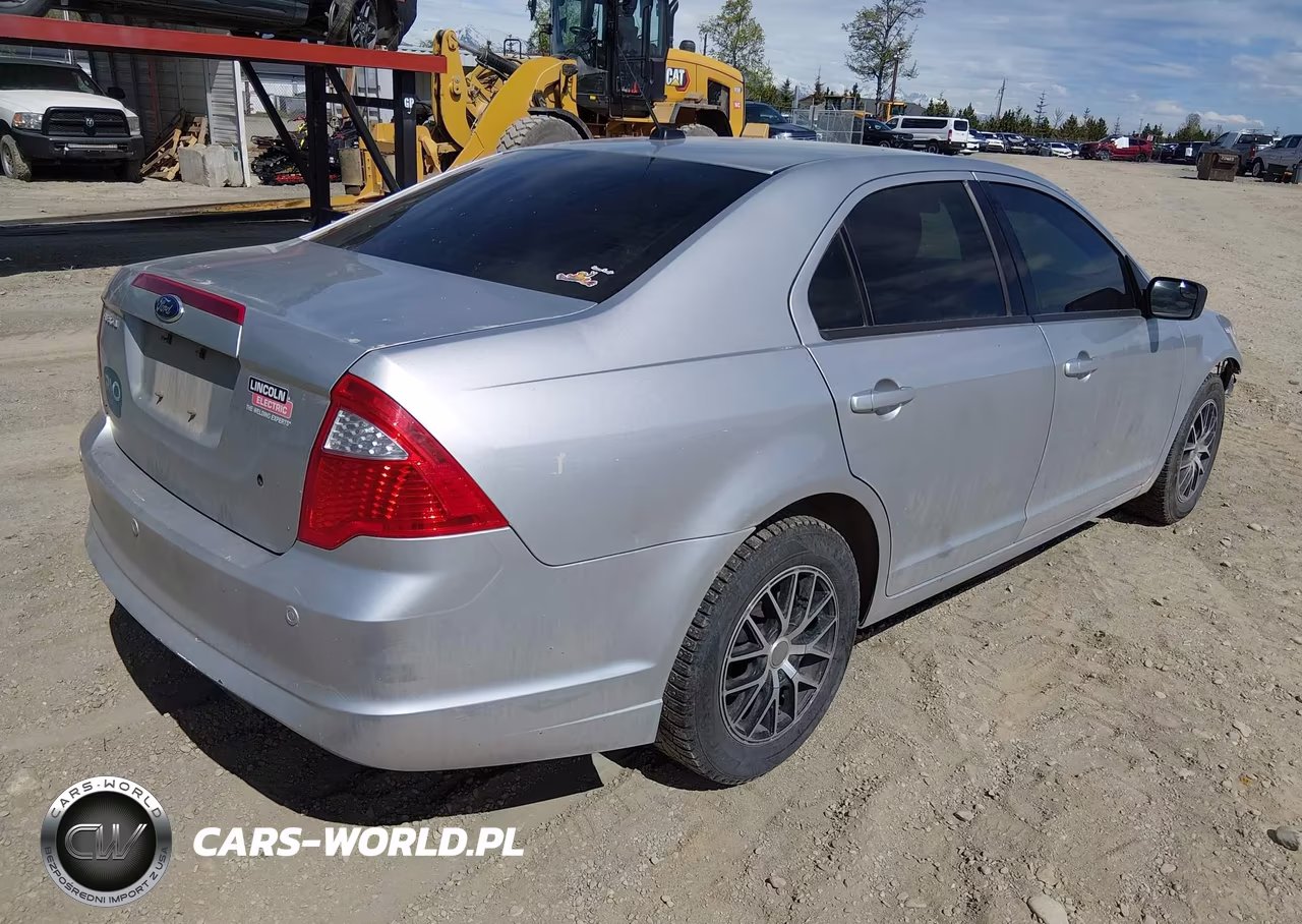 2012 Ford Fusion S VIN:3FAHP0GAXCR398390 - 4