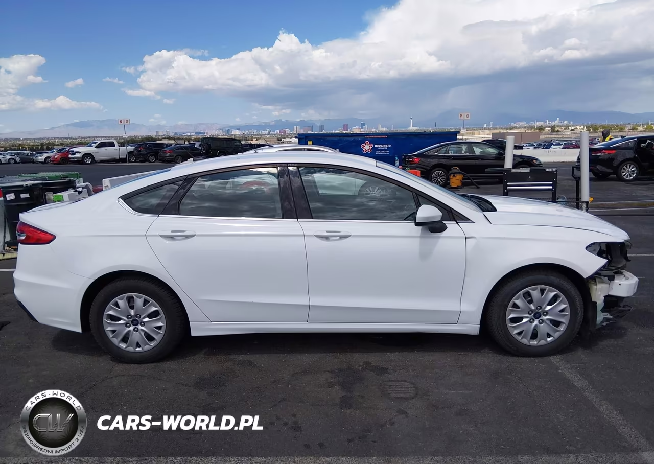 2019 Ford Fusion S VIN:3FA6P0G77KR284471 - 14
