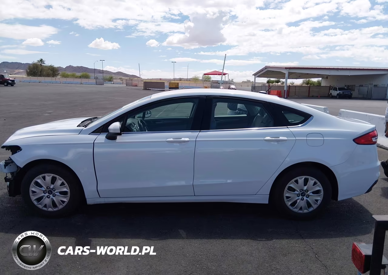 2019 Ford Fusion S VIN:3FA6P0G77KR284471 - 15