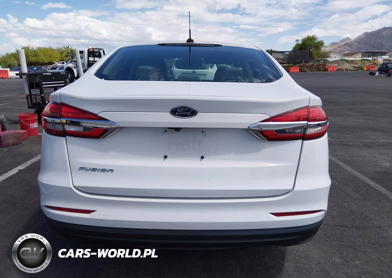 2019 Ford Fusion S VIN:3FA6P0G77KR284471 - 17