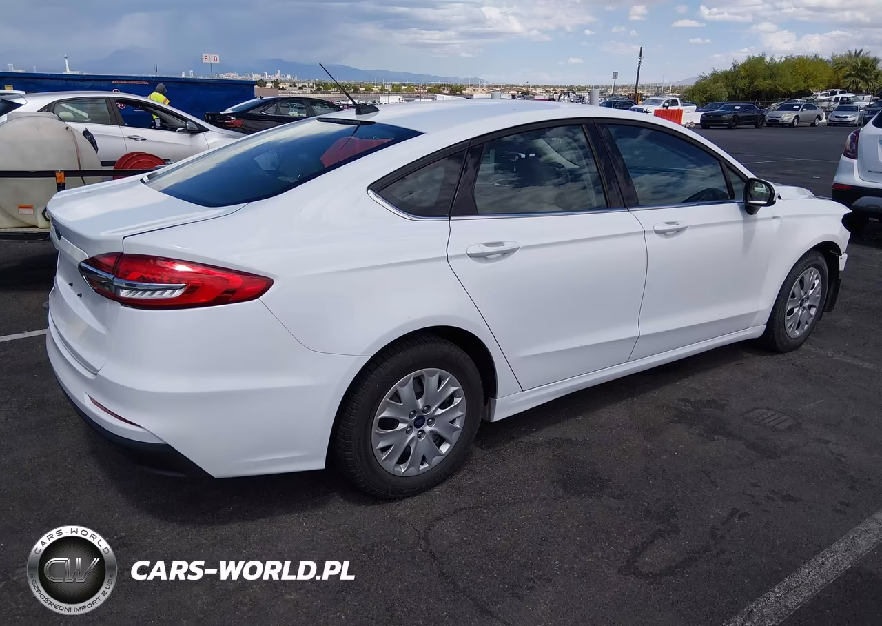 2019 Ford Fusion S VIN:3FA6P0G77KR284471 - 4