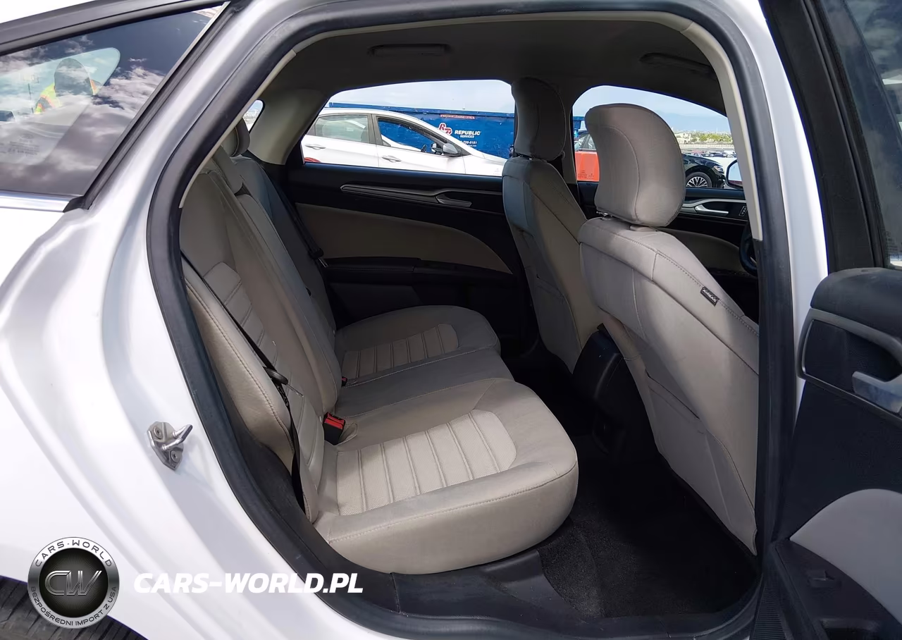 2019 Ford Fusion S VIN:3FA6P0G77KR284471 - 8