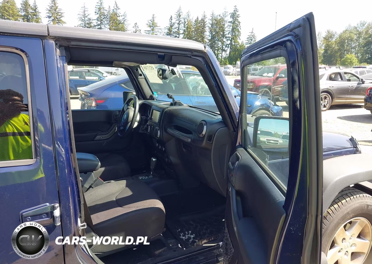 2013 Jeep Wrangler Unlimited Sport VIN:1C4HJWDG0DL623195 - 5