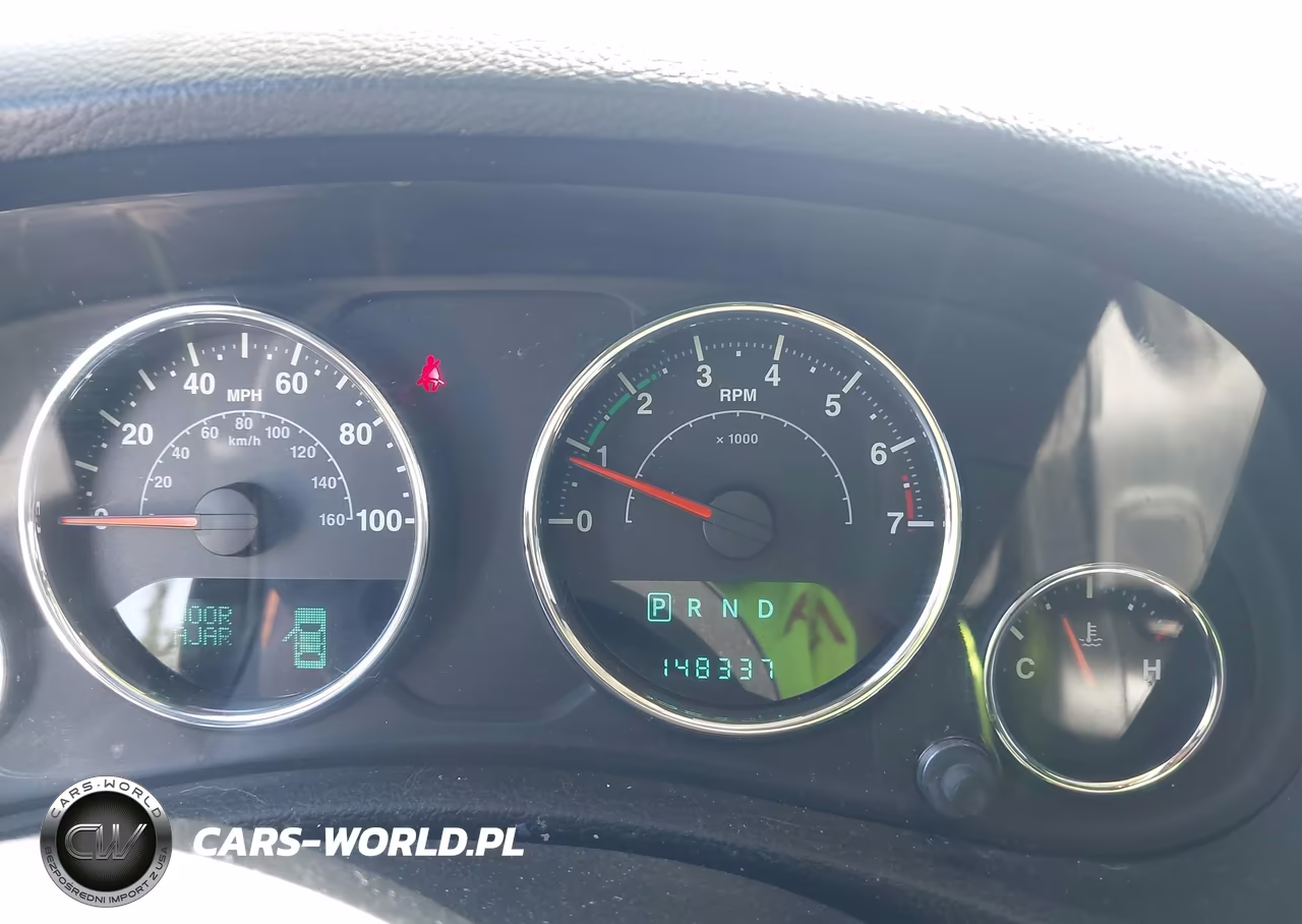 2013 Jeep Wrangler Unlimited Sport VIN:1C4HJWDG0DL623195 - 7