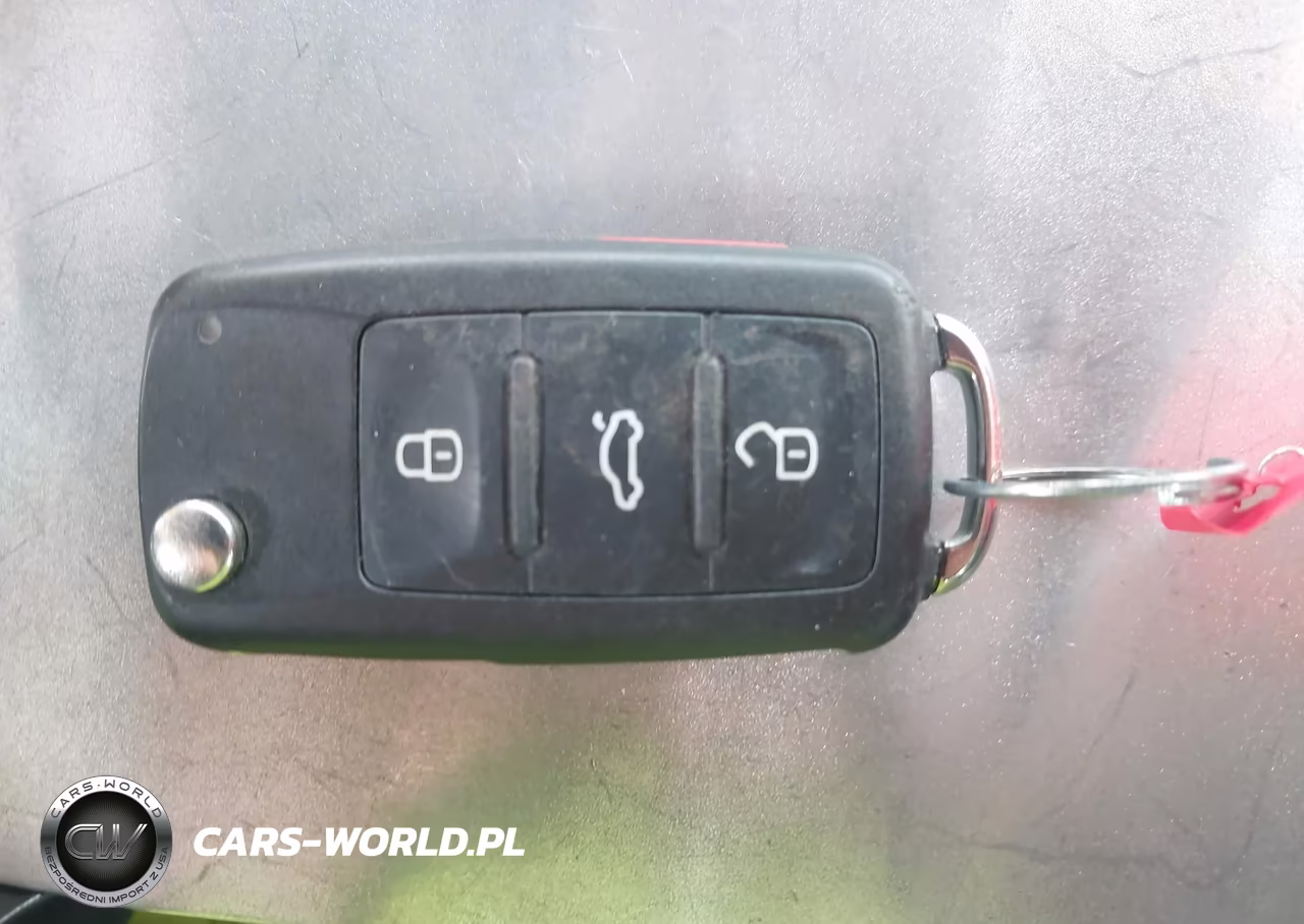 2018 Volkswagen Beetle 2.0T Dune VIN:3VWSD7AT7JM711866 - 11