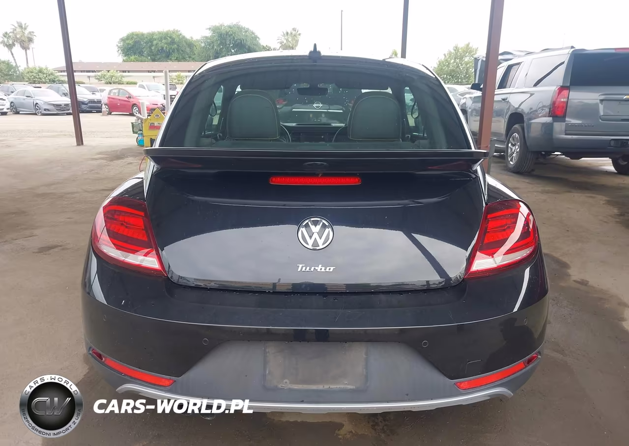 2018 Volkswagen Beetle 2.0T Dune VIN:3VWSD7AT7JM711866 - 16