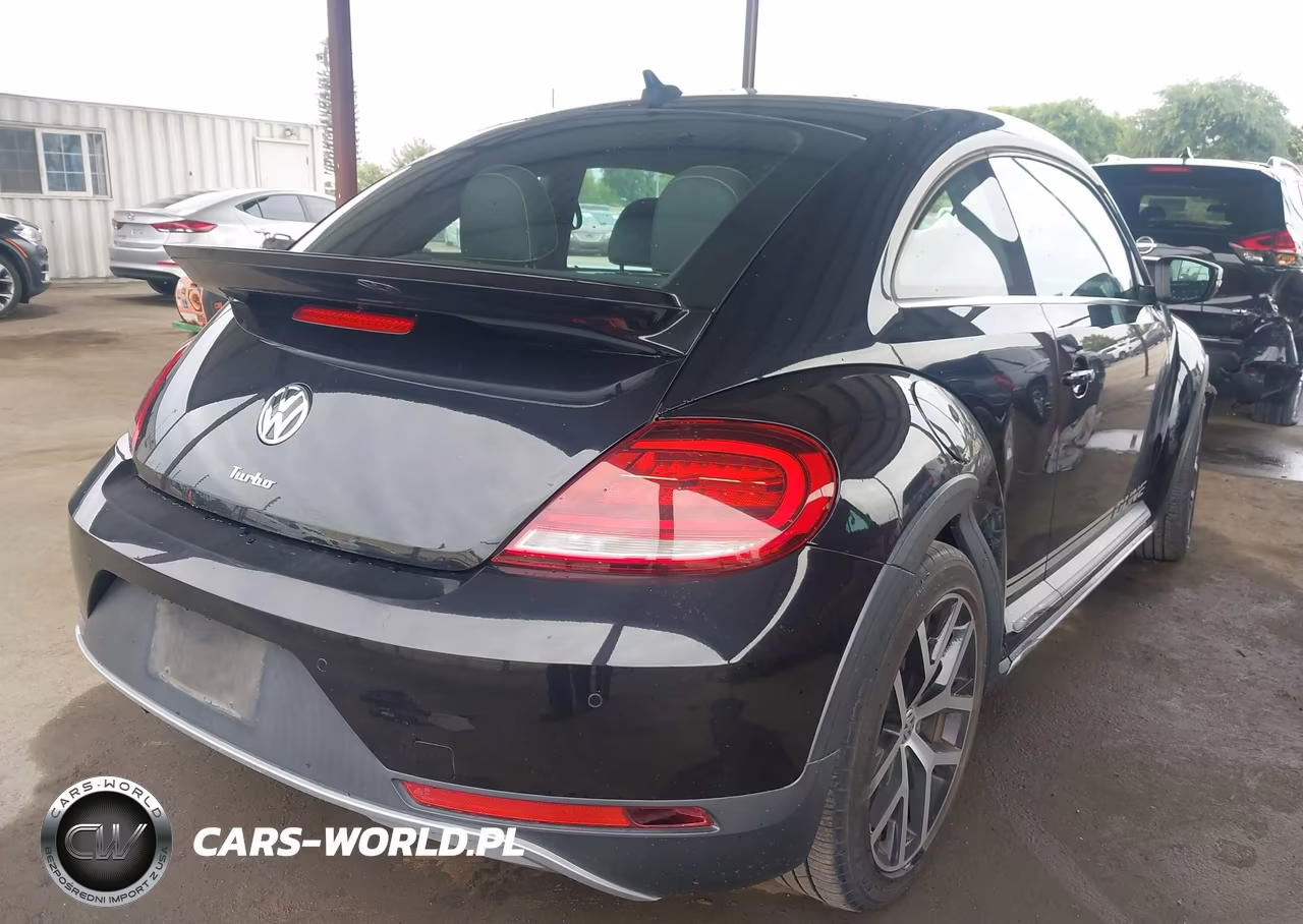 2018 Volkswagen Beetle 2.0T Dune VIN:3VWSD7AT7JM711866 - 4