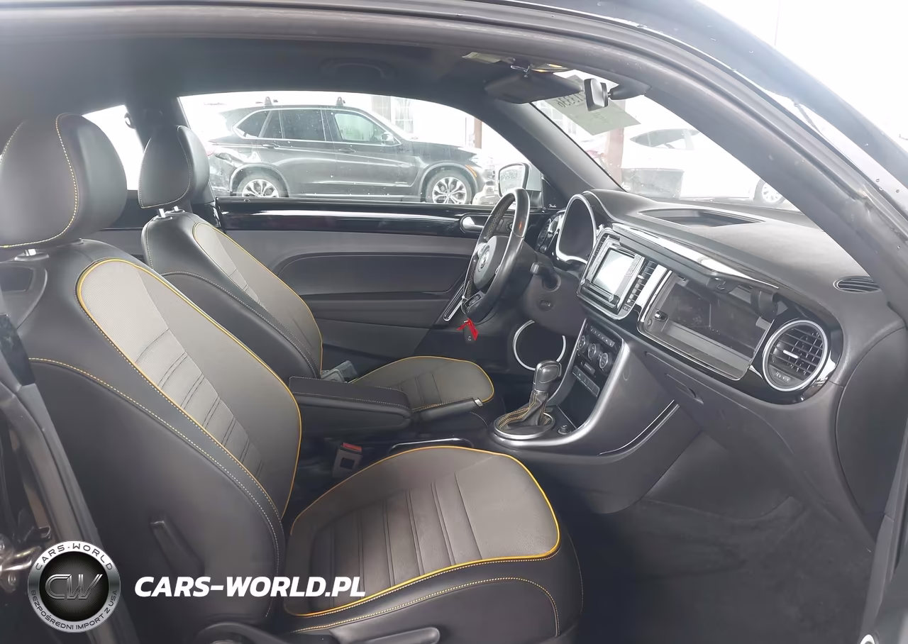 2018 Volkswagen Beetle 2.0T Dune VIN:3VWSD7AT7JM711866 - 5