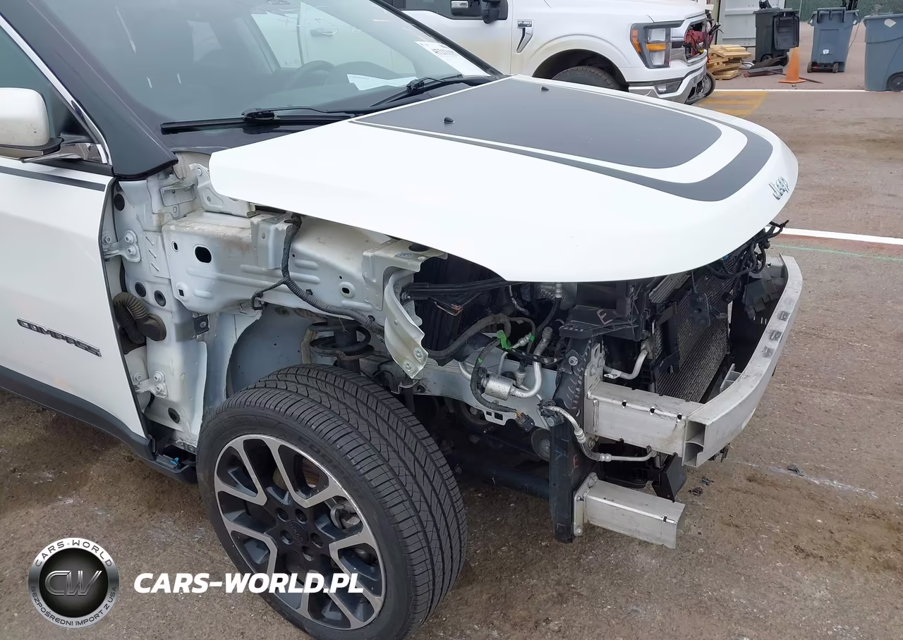 2018 Jeep Compass Limited 4X4 VIN:3C4NJDCB6JT246014 - 18