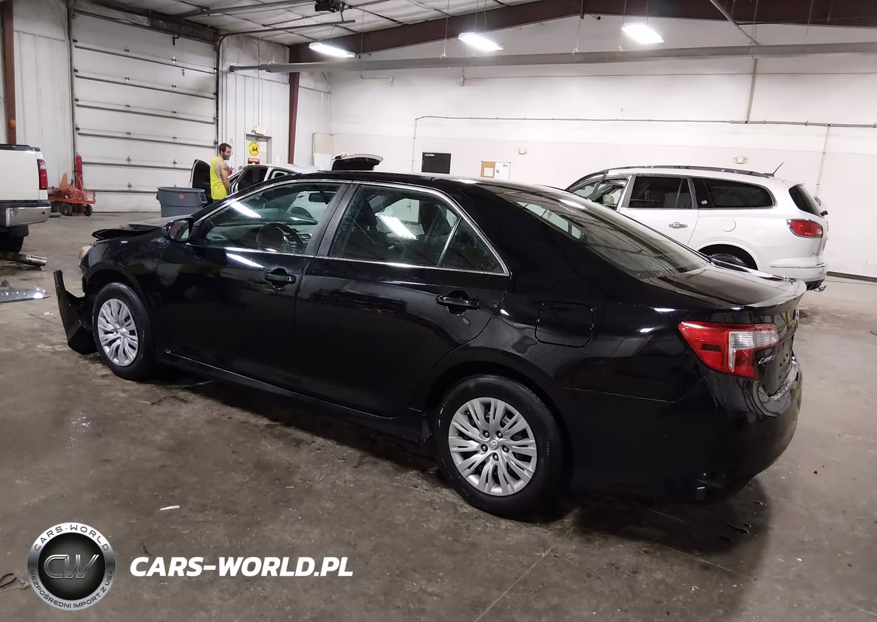 2014 Toyota Camry Se VIN:4T1BF1FKXEU439594 - 3