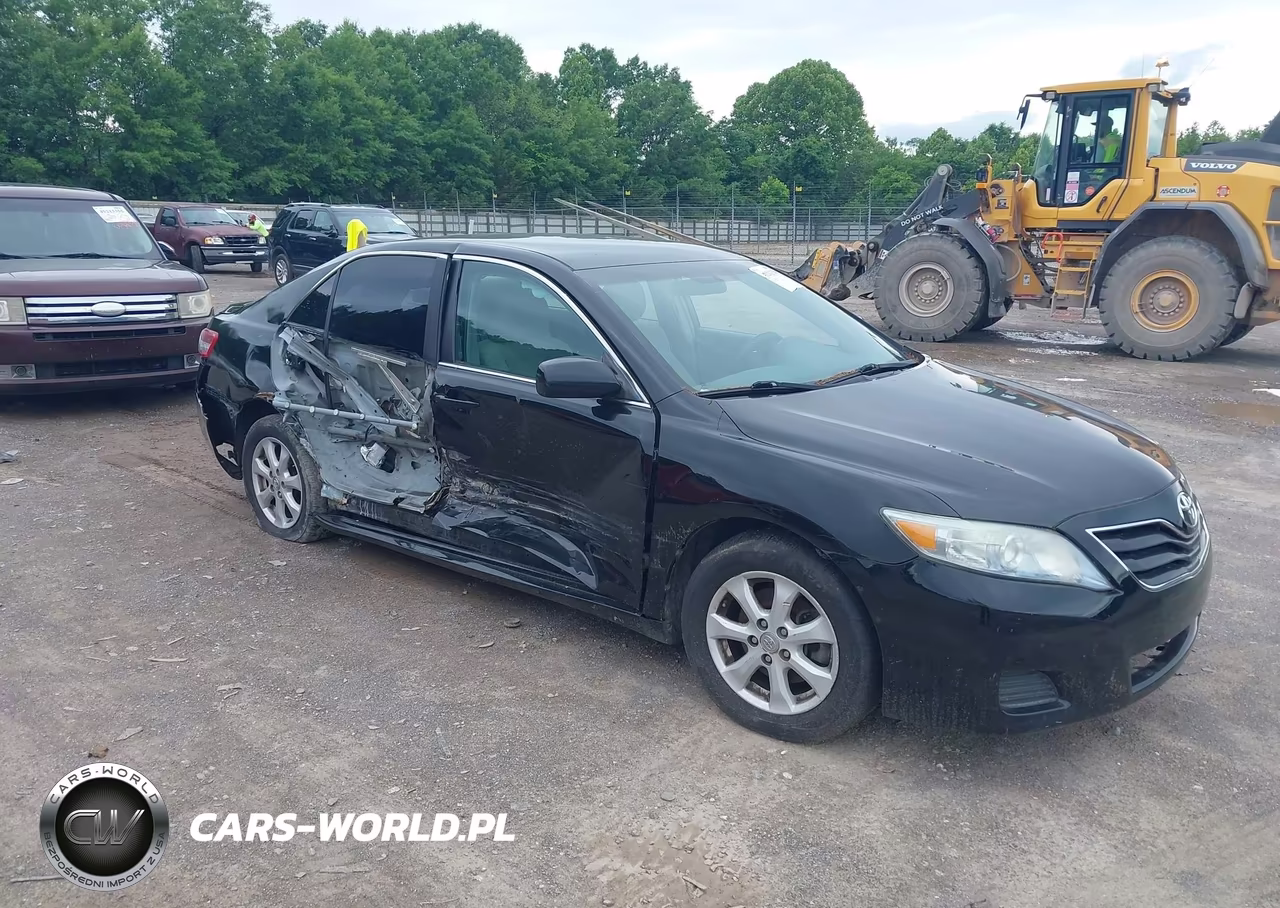 2011 Toyota Camry Le – zdjęcie 1 z 11