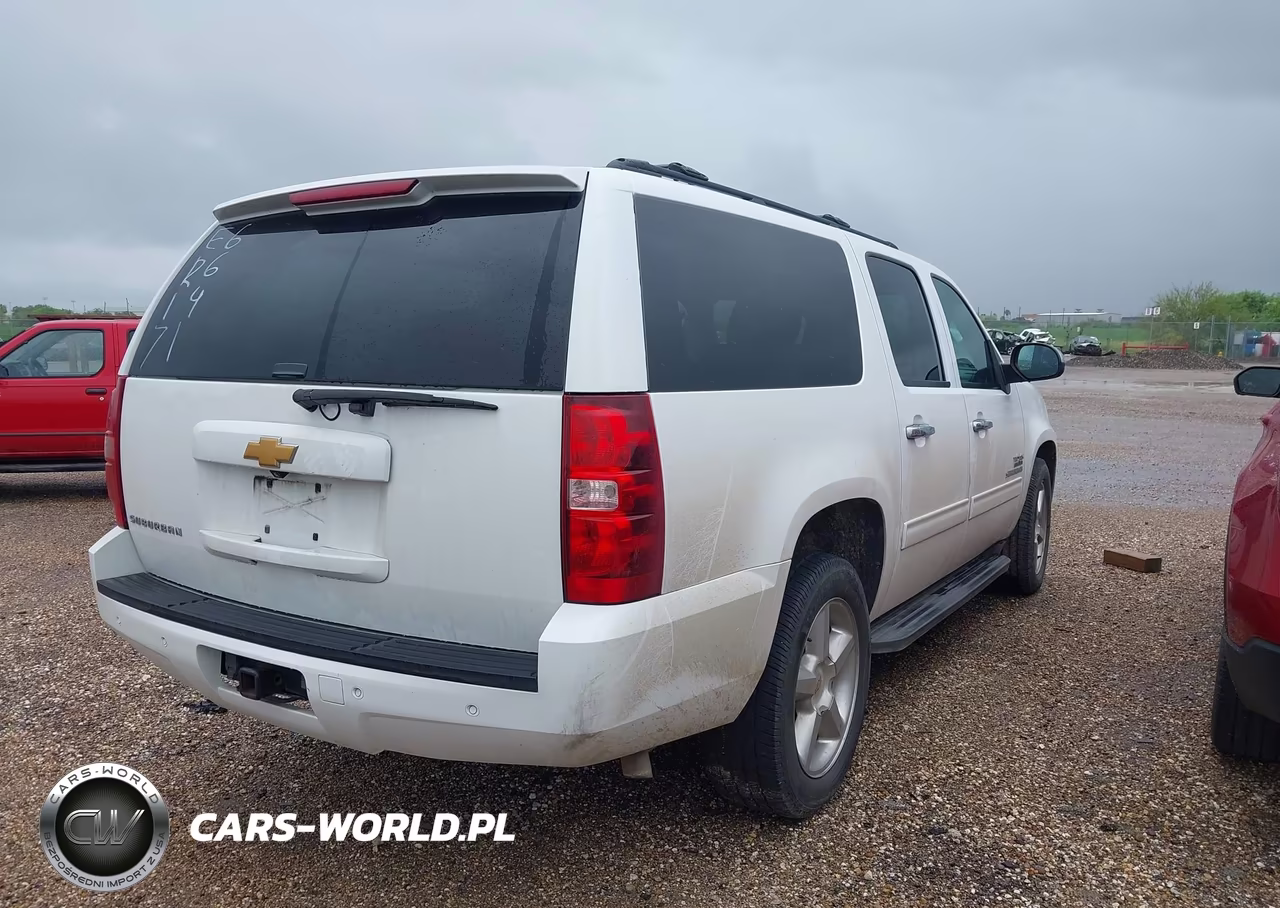 2014 Chevrolet Suburban 1500 Ls VIN:1GNSCHE03ER176641 - 4
