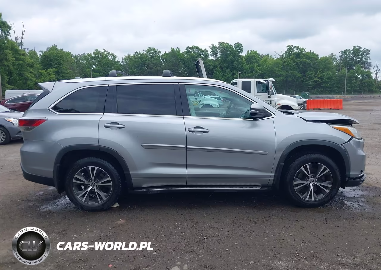 2016 Toyota Highlander Xle V6 VIN:5TDJKRFH8GS255616 - 13