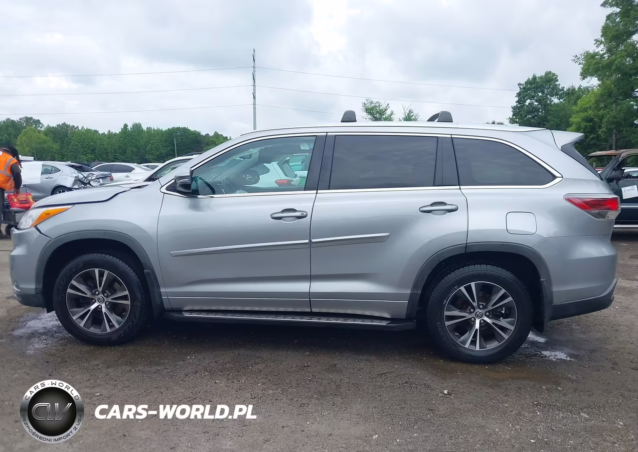 2016 Toyota Highlander Xle V6 VIN:5TDJKRFH8GS255616 - 14