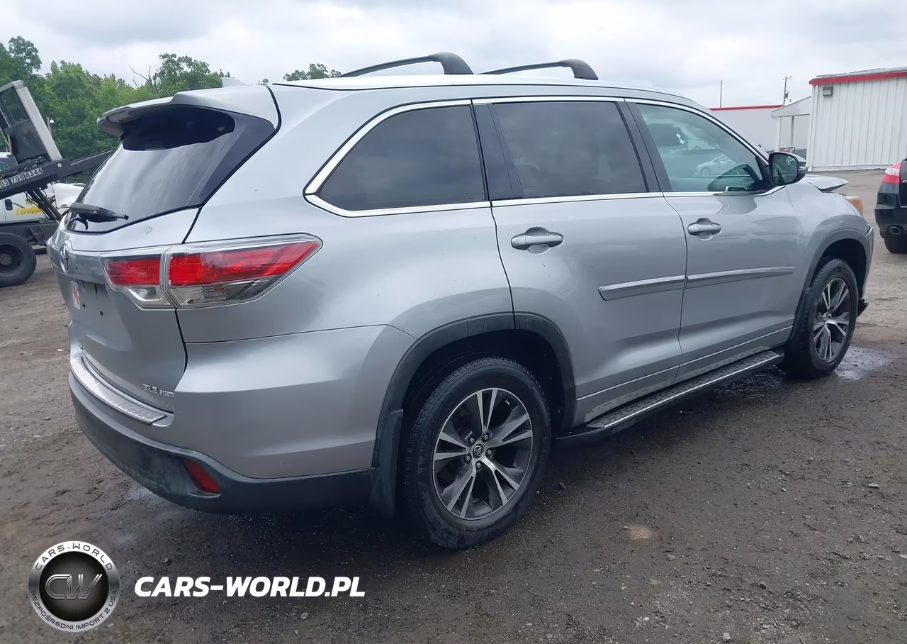 2016 Toyota Highlander Xle V6 VIN:5TDJKRFH8GS255616 - 4
