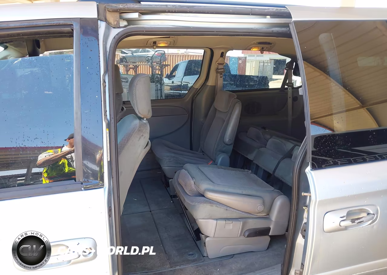 2005 Dodge Grand Caravan Sxt VIN:2D4GP44L45R525875 - 8
