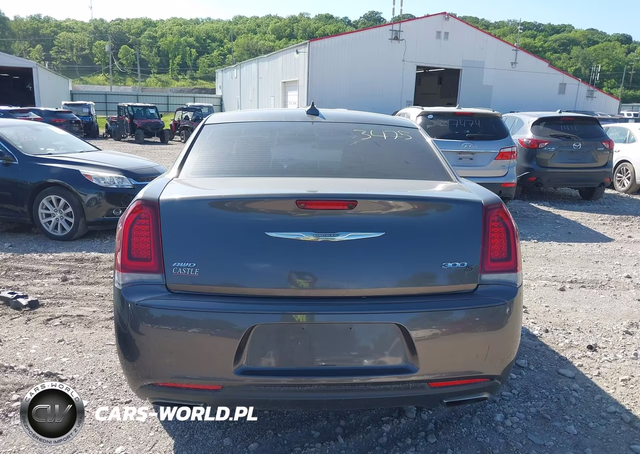 2015 Chrysler 300 300S VIN:2C3CCAGG1FH932259 - 16