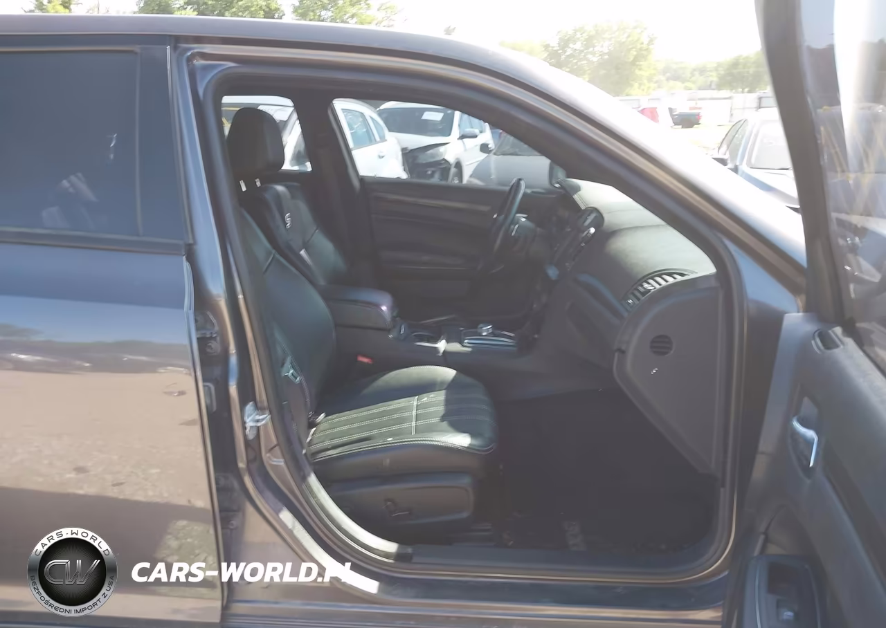 2015 Chrysler 300 300S VIN:2C3CCAGG1FH932259 - 5