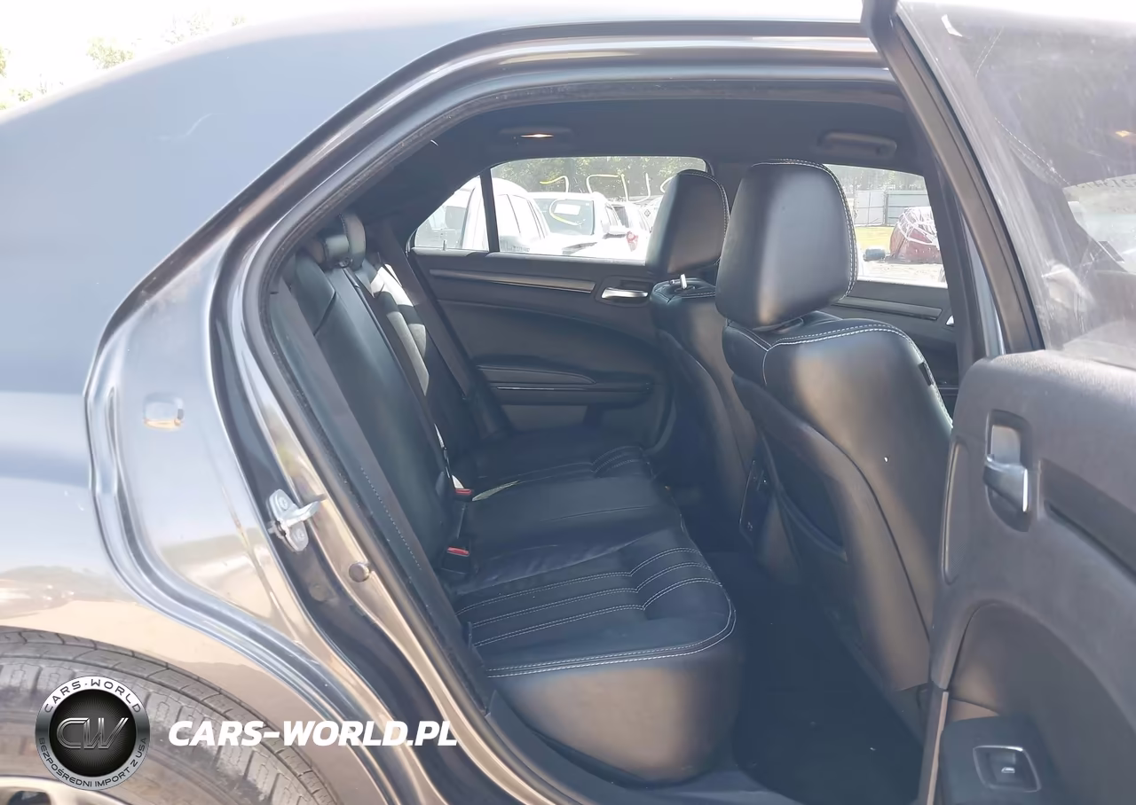2015 Chrysler 300 300S VIN:2C3CCAGG1FH932259 - 8