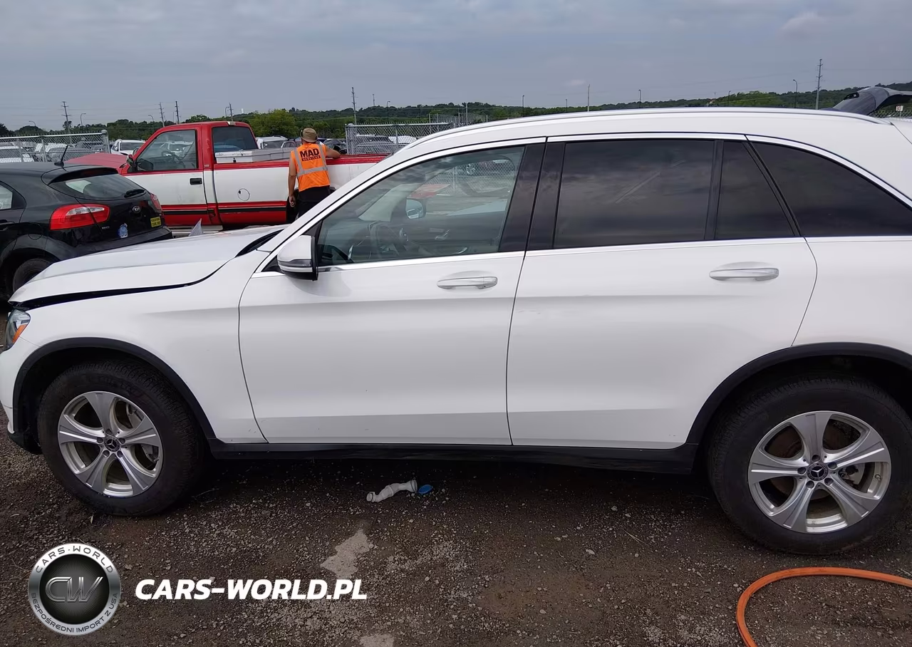 2018 Mercedes-Benz Glc 300 4Matic VIN:WDC0G4KB8JV030864 - 14