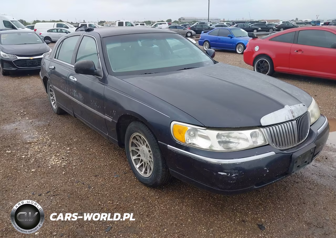 2000 Lincoln Town Car Signature