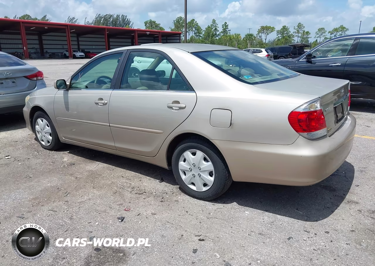 2005 Toyota Camry Le VIN:4T1BE32K85U610573 - 3
