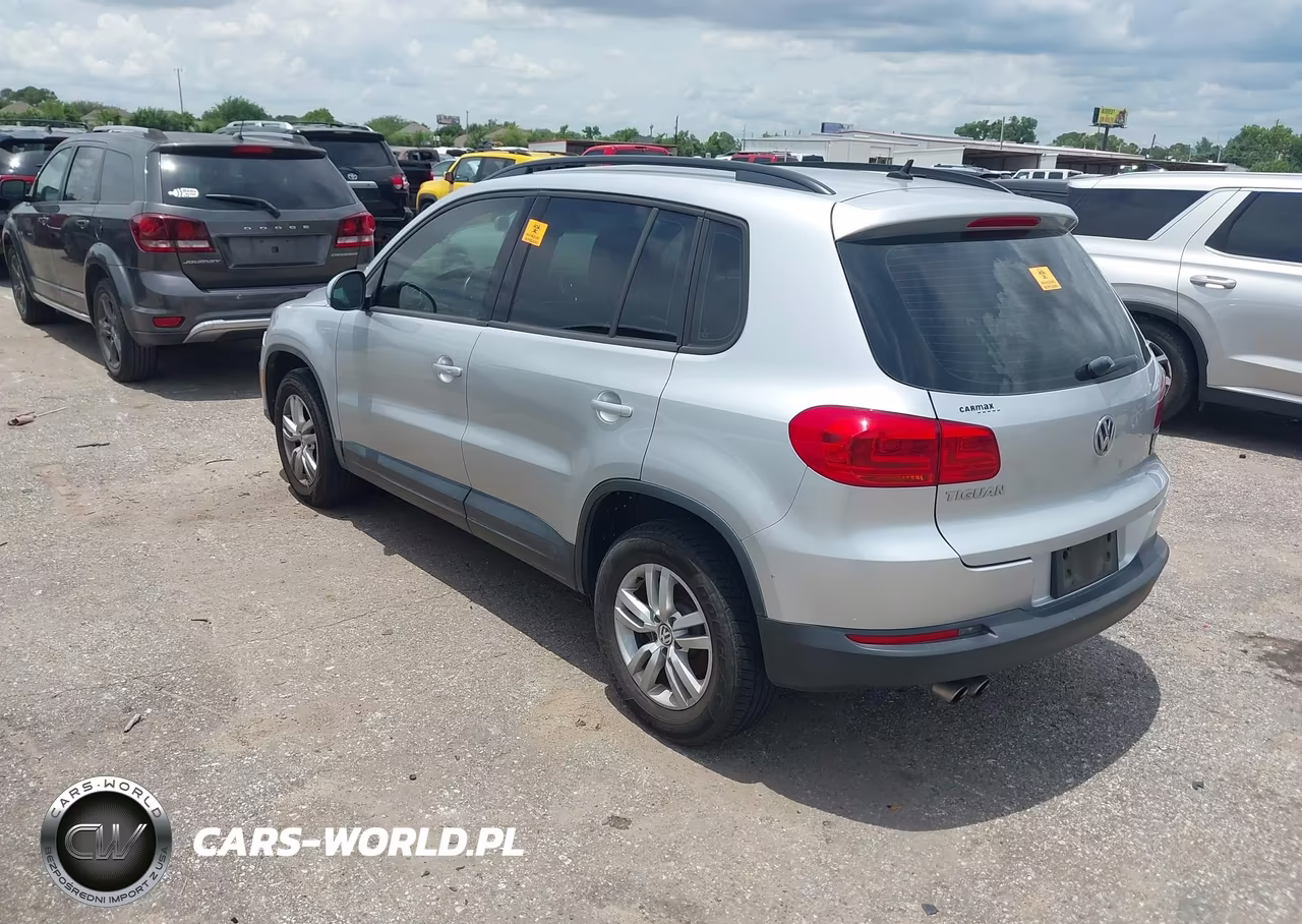 2016 Volkswagen Tiguan S VIN:WVGAV7AX4GW519940 - 3