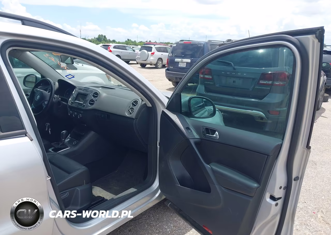 2016 Volkswagen Tiguan S VIN:WVGAV7AX4GW519940 - 5