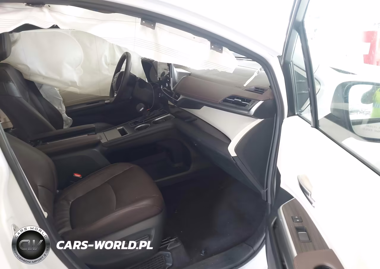 2024 Toyota Sienna Platinum VIN:5TDESKFC6RS147379 - 5