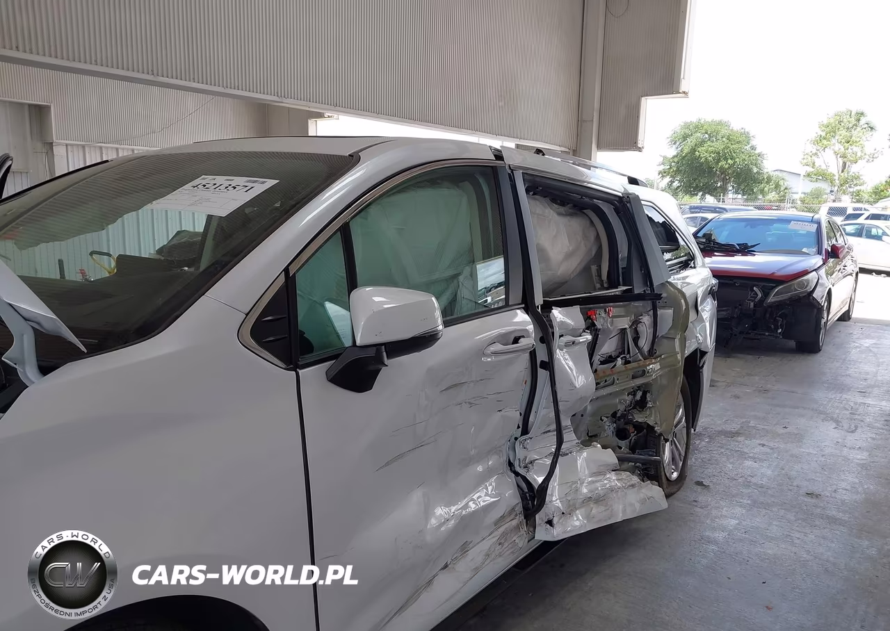 2024 Toyota Sienna Platinum VIN:5TDESKFC6RS147379 - 6