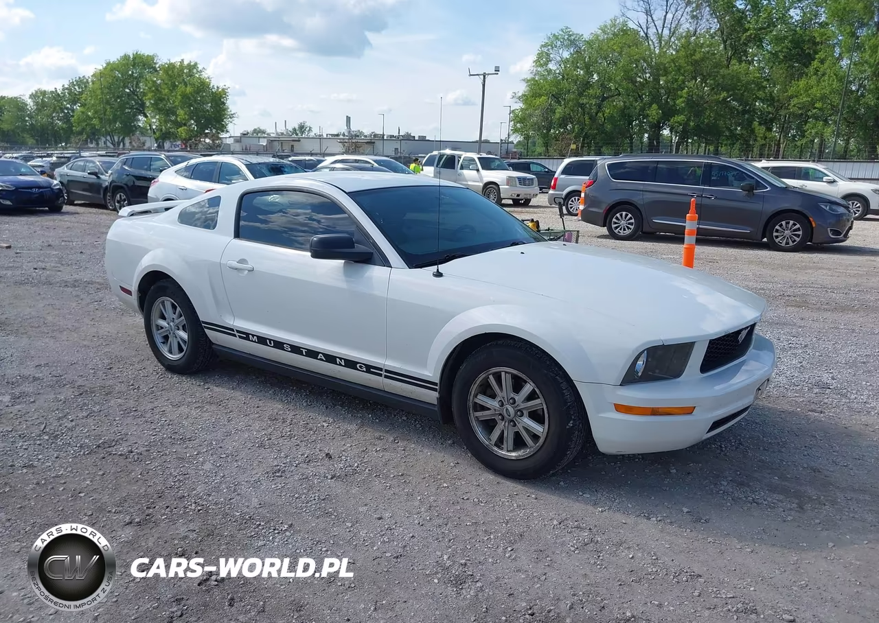 2005 Ford Mustang V6 Deluxe-V6 Premium