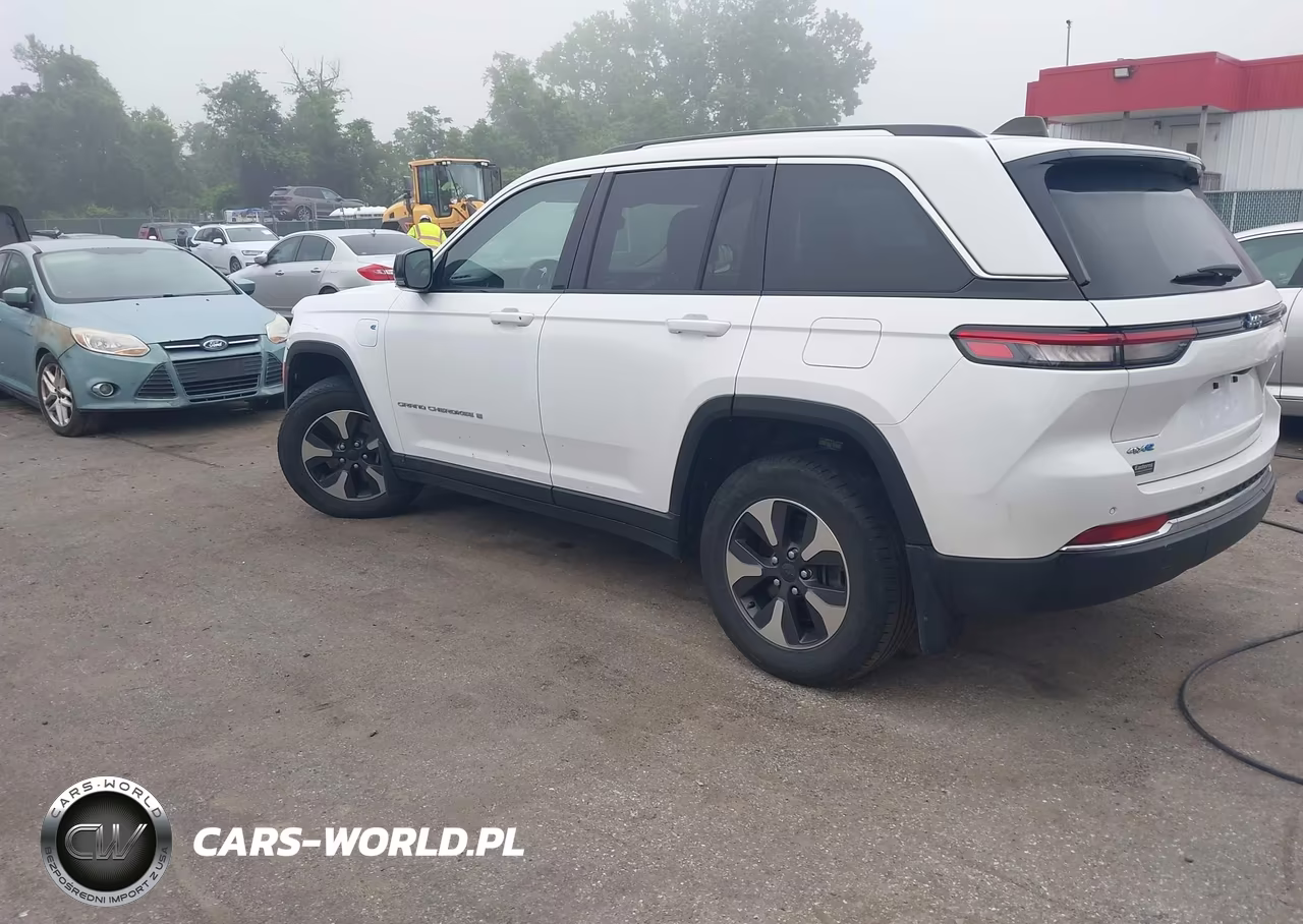 2022 Jeep Grand Cherokee 4Xe Limited 4X4 VIN:1C4RJYB6XN8758408 - 3