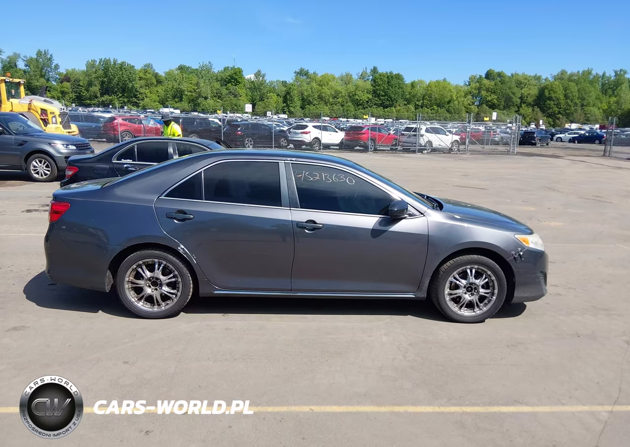 2013 Toyota Camry Le VIN:4T1BF1FK8DU651182 - 13