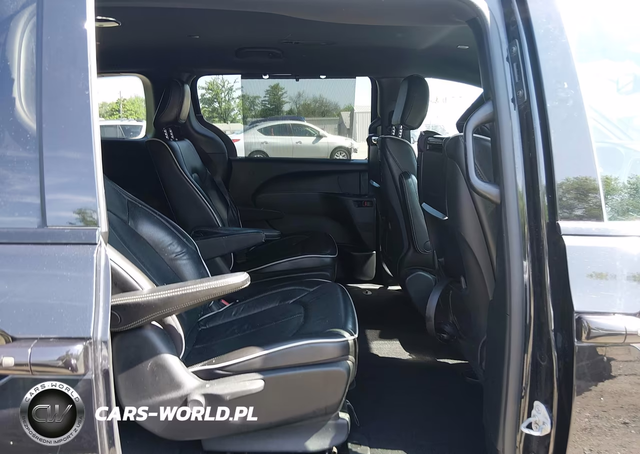2021 Chrysler Pacifica Hybrid Limited VIN:2C4RC1S73MR544275 - 8