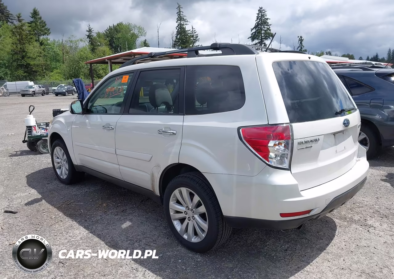 2011 Subaru Forester 2.5X Premium VIN:JF2SHADC6BH781172 - 3