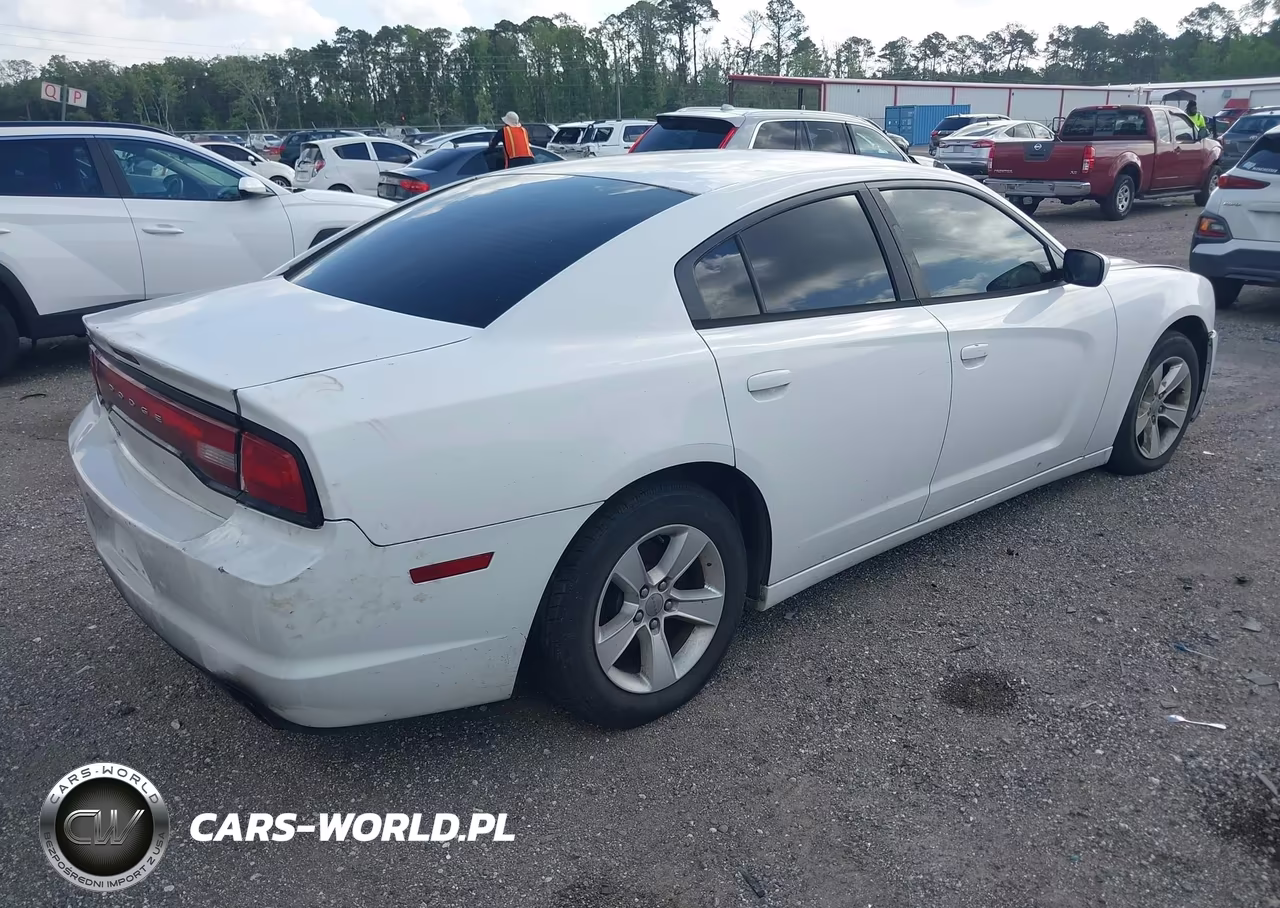 2012 Dodge Charger Se VIN:2C3CDXBG2CH143802 - 4