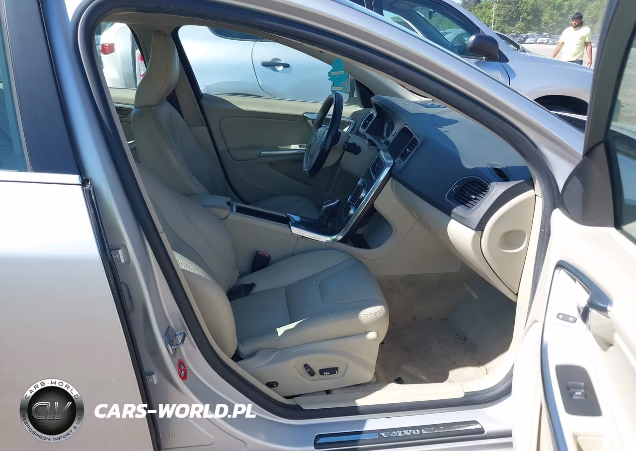2015 Volvo S60 T5 Premier VIN:YV1612TKXF2356897 - 5
