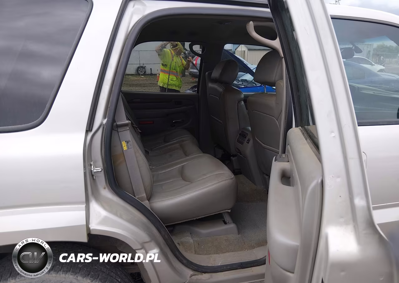 2005 Cadillac Escalade Standard VIN:1GYEK63N95R118779 - 8