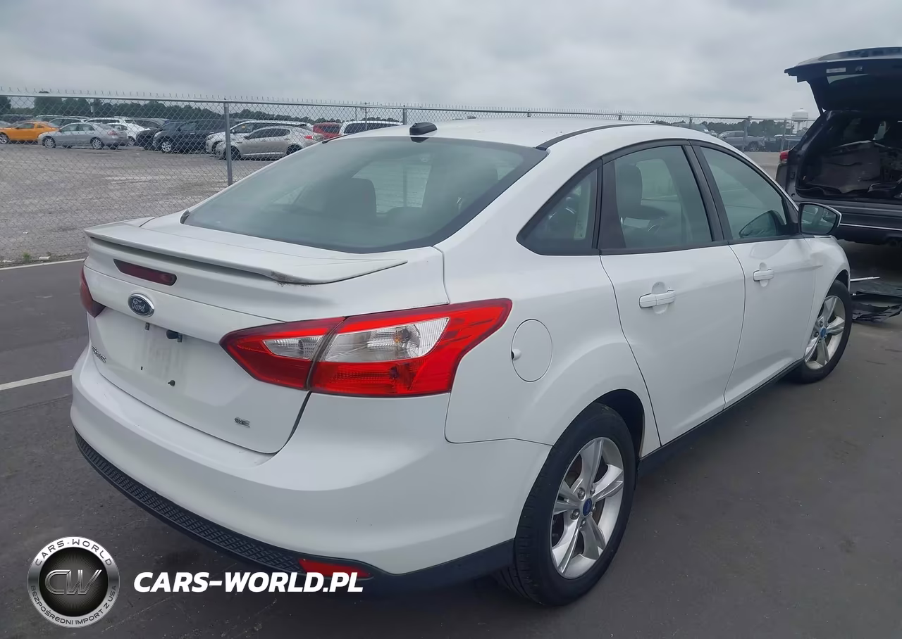2012 Ford Focus Se VIN:1FAHP3F20CL230655 - 4