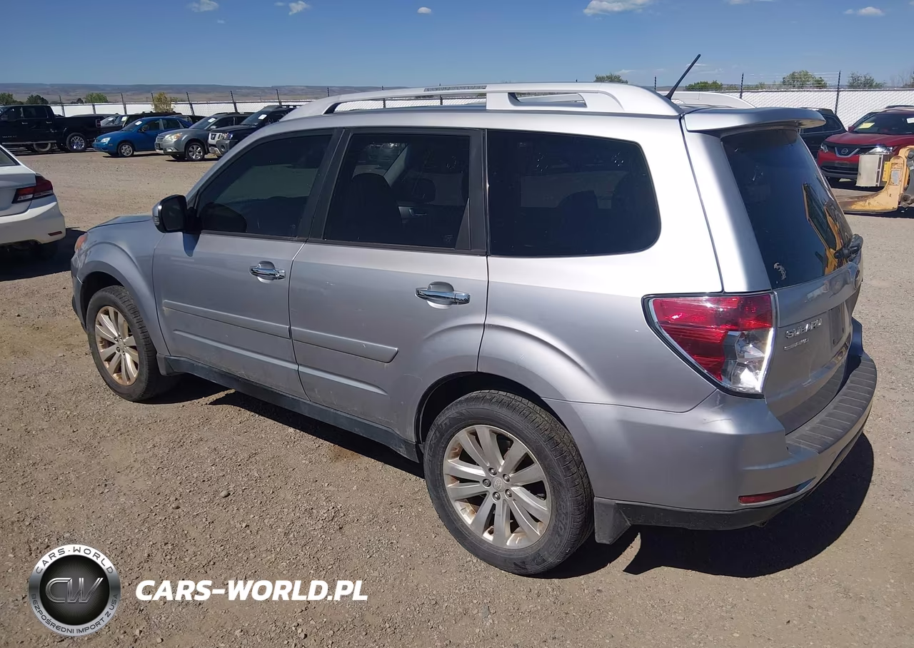 2012 Subaru Forester 2.5X Touring VIN:JF2SHBGC8CH442142 - 3