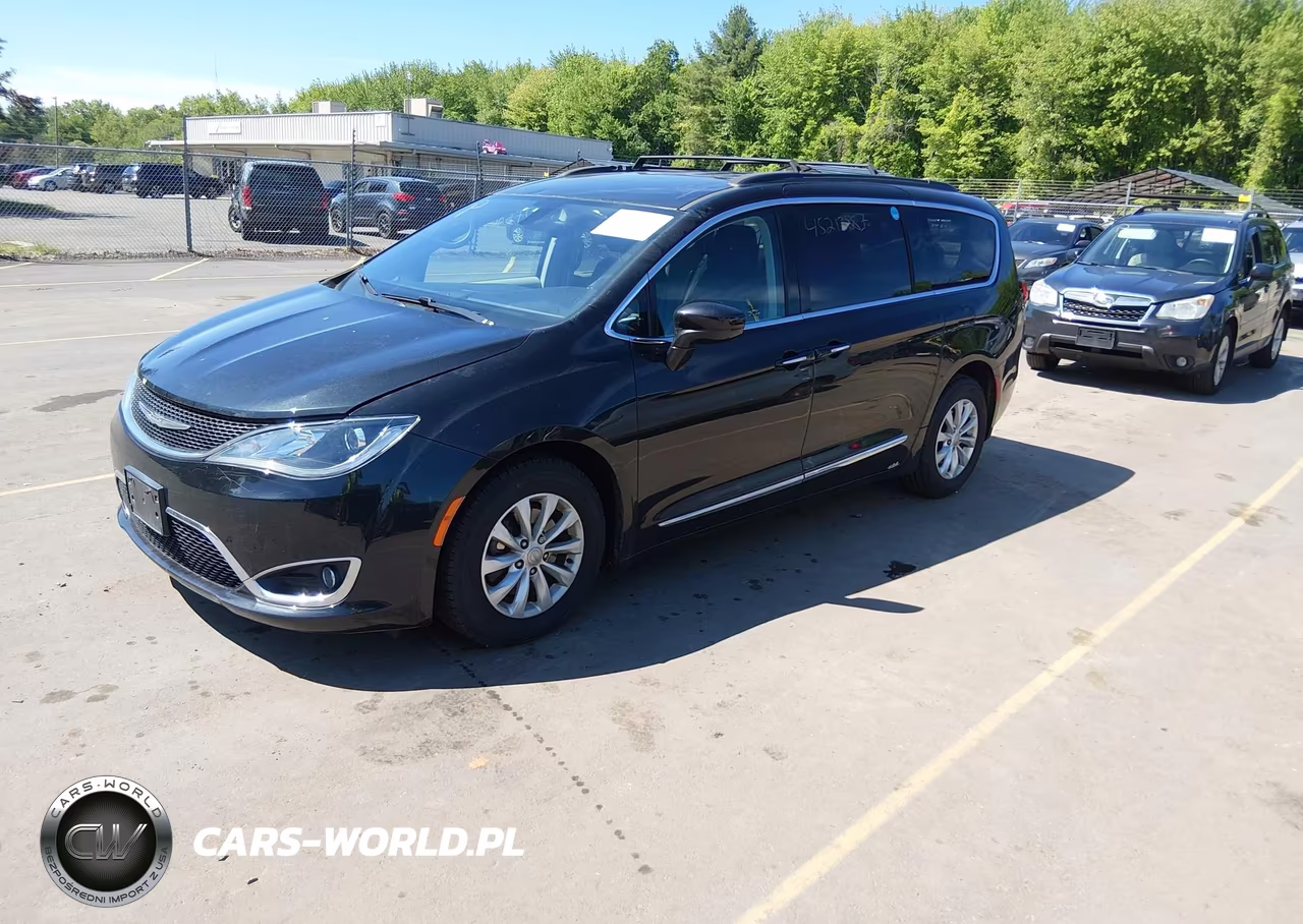 2017 Chrysler Pacifica Touring-L VIN:2C4RC1BGXHR598324 - 2