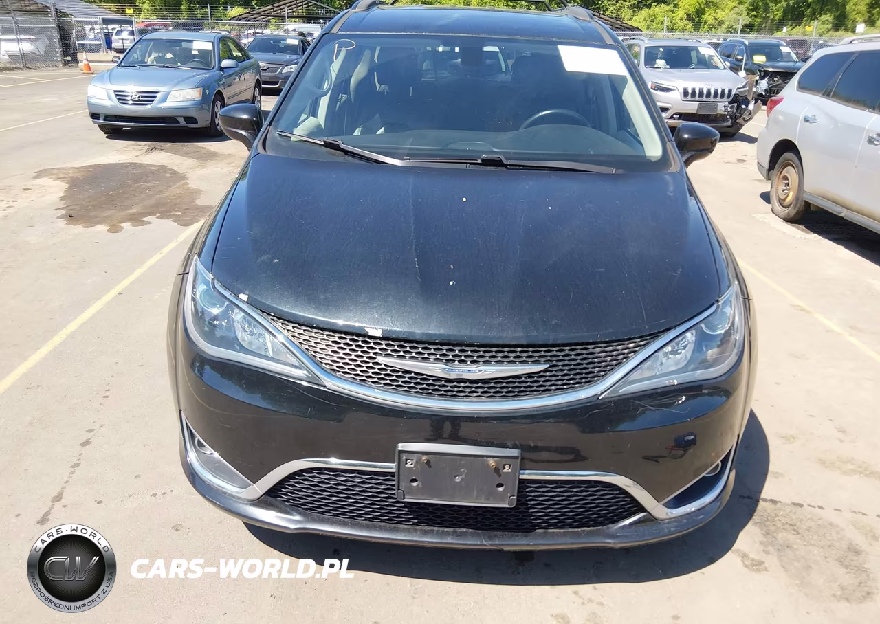 2017 Chrysler Pacifica Touring-L VIN:2C4RC1BGXHR598324 - 6