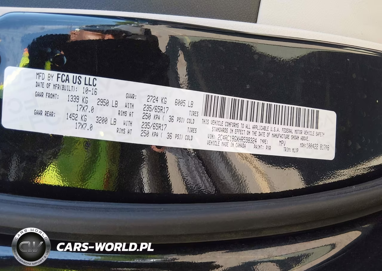 2017 Chrysler Pacifica Touring-L VIN:2C4RC1BGXHR598324 - 9