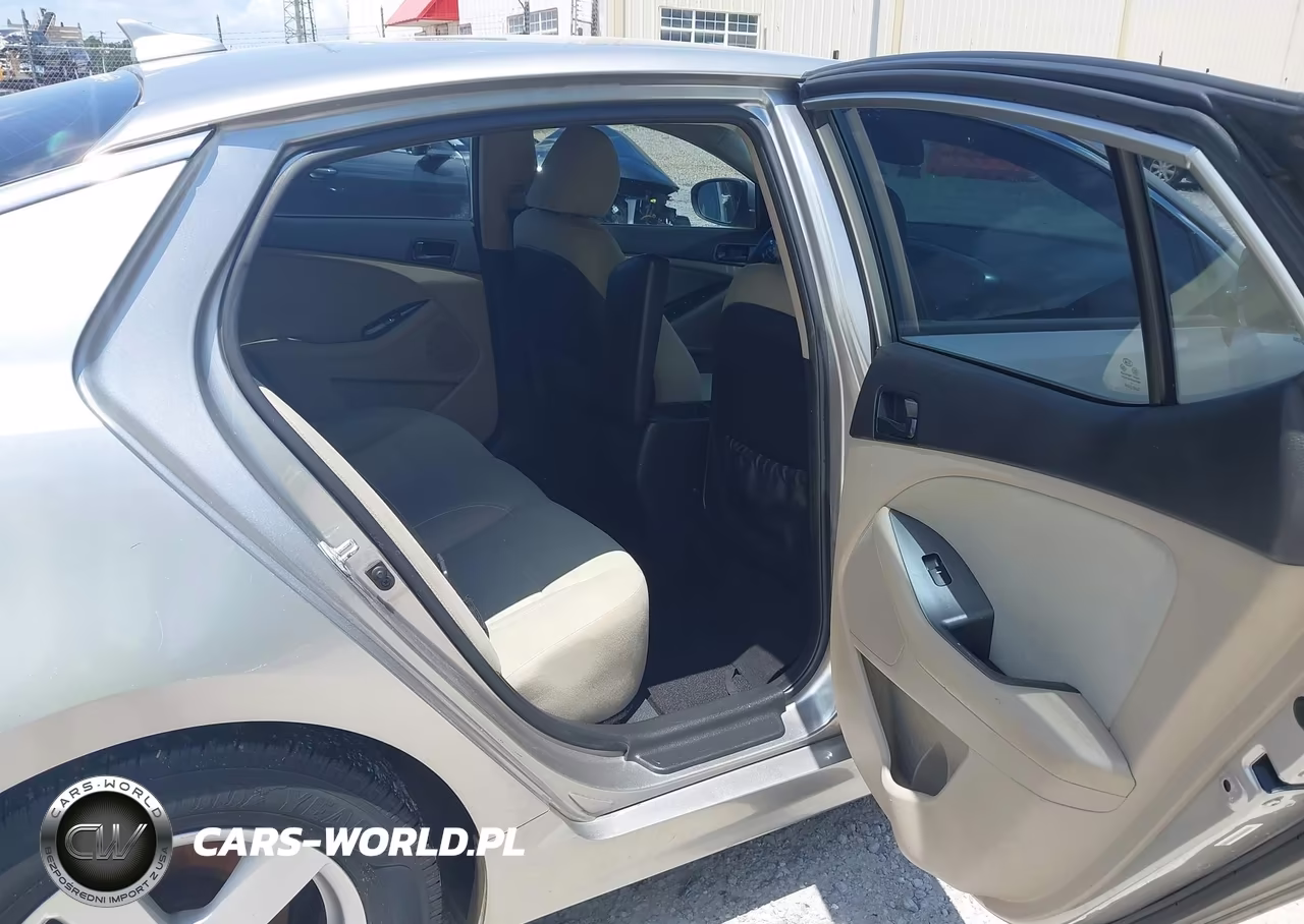 2015 Kia Optima Lx VIN:5XXGM4A71FG359158 - 8