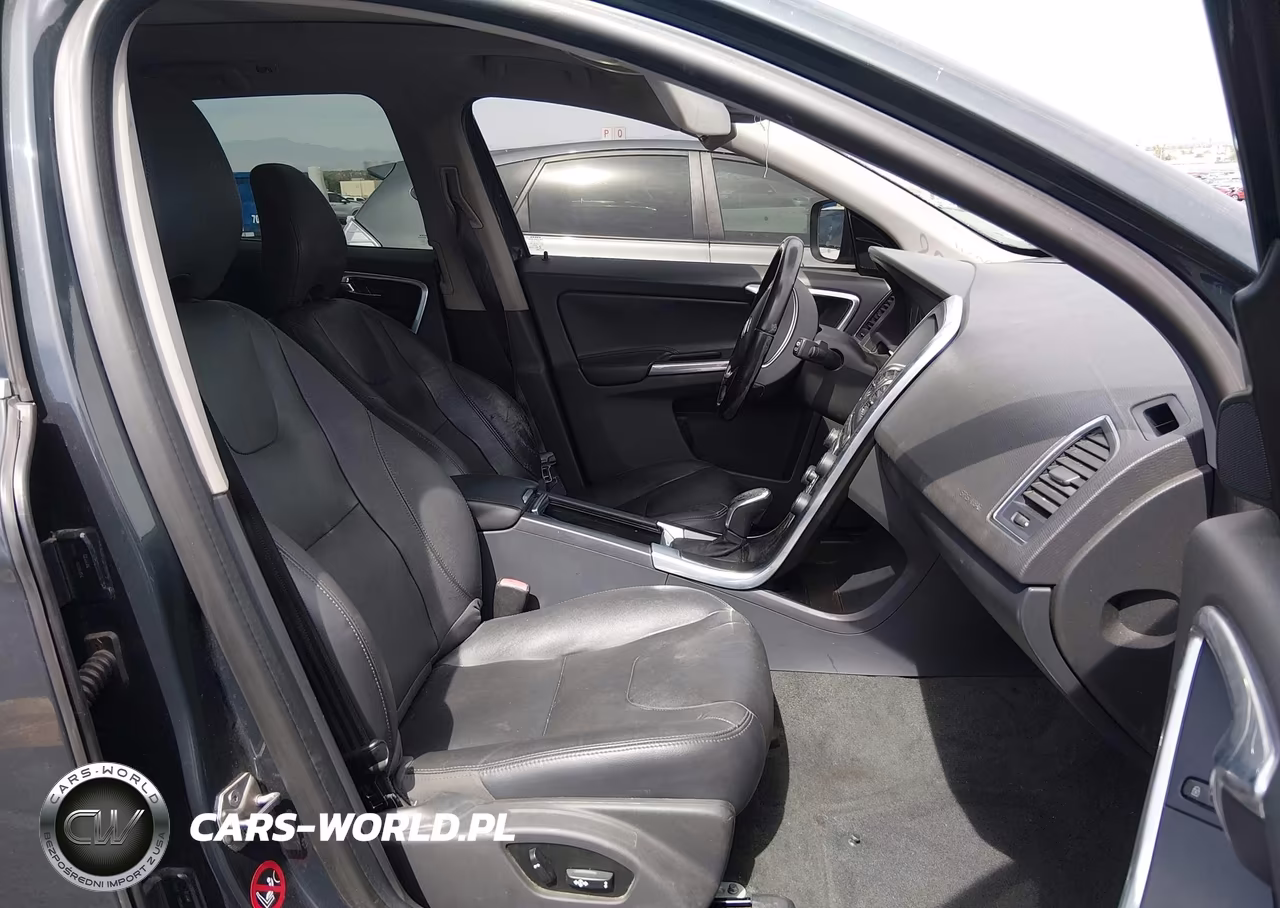 2015 Volvo Xc60 T5 Premier Plus VIN:YV440MDC2F2616127 - 5