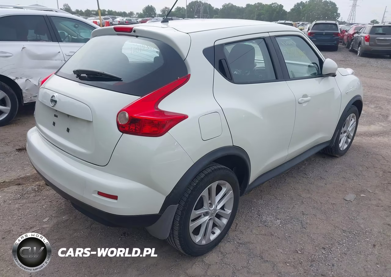 2011 Nissan Juke S VIN:JN8AF5MRXBT014311 - 4