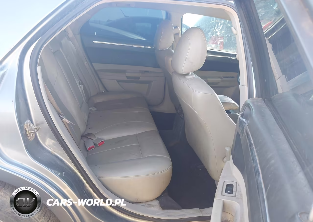 2006 Chrysler 300 Touring VIN:2C3KA53G96H388673 - 8