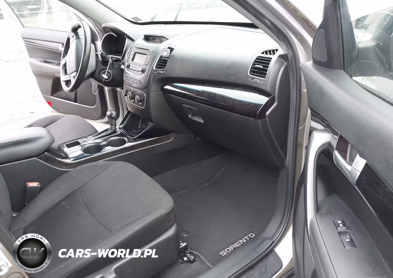 2015 Kia Sorento Lx VIN:5XYKT3A6XFG550846 - 5